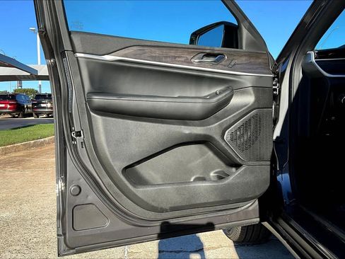 New 2025 Jeep Grand Cherokee L Limited AWD/4WD image 11