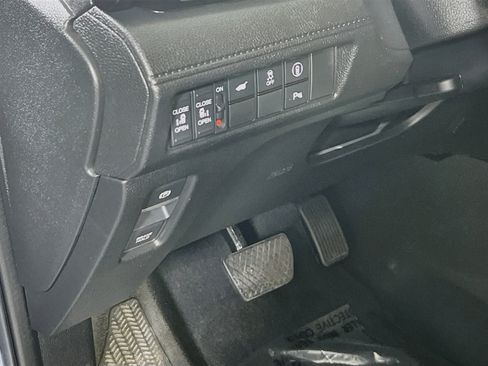 Used 2023 Honda Odyssey Touring image 10