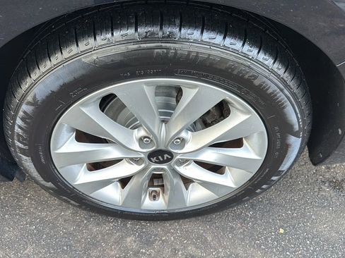 Used 2018 Kia Optima S w/ Panoramic Sunroof Package image 9