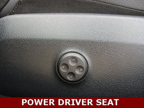 Used 2024 Mercedes-Benz C 300 4MATIC Sedan image 4