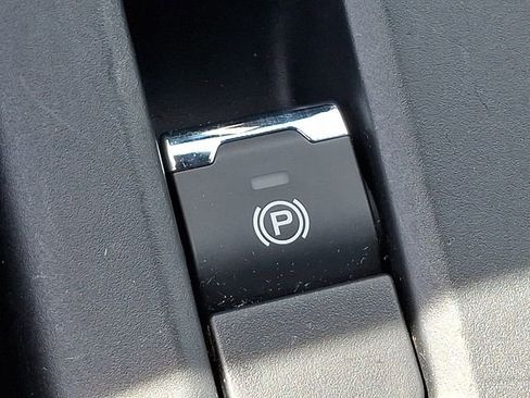 Used 2025 Subaru Forester Premium image 24