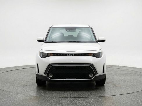 Used 2025 Kia Soul LX w/ LX Technology Package image 2