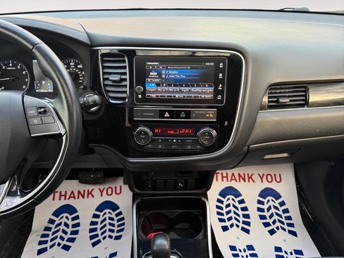 Used 2019 Mitsubishi Outlander SE image 20