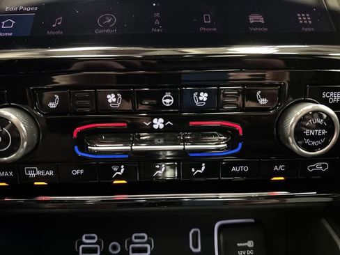 Used 2025 Jeep Grand Cherokee Summit w/ Obsidian Package image 8