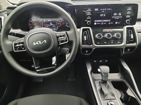 Used 2023 Kia Sorento LX FWD image 22