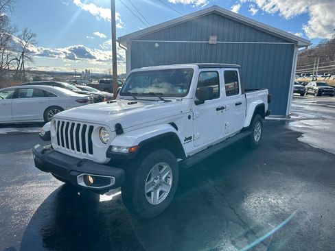 Used 2022 Jeep Gladiator Sport image 1