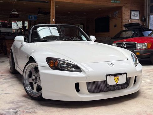 Used 2004 Honda S2000 image 11