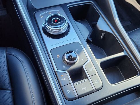 Used 2024 Kia Sorento EX image 23