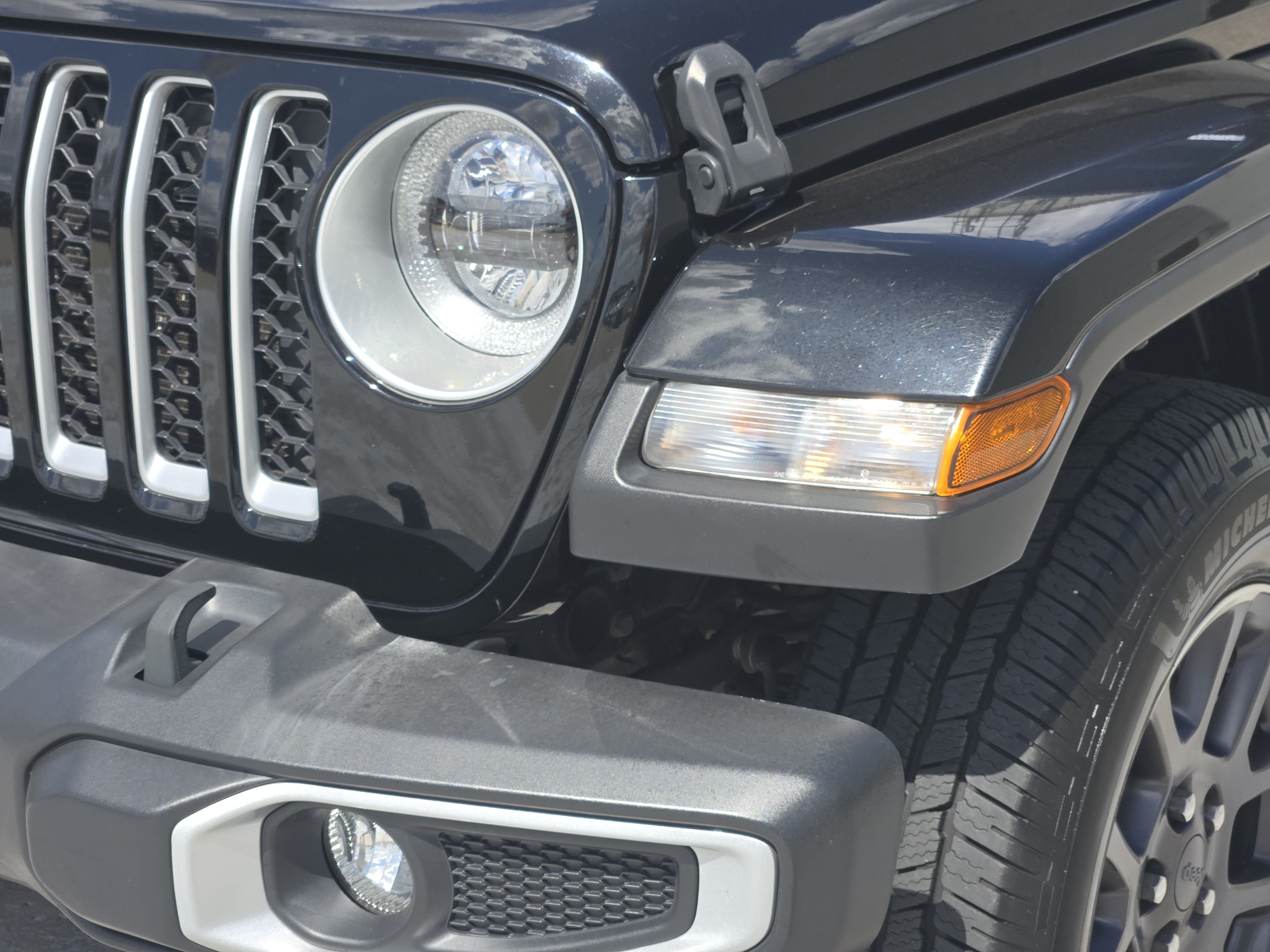 Used 2022 Jeep Gladiator Overland w/ Popular Equipment Package AWD/4WD image 11