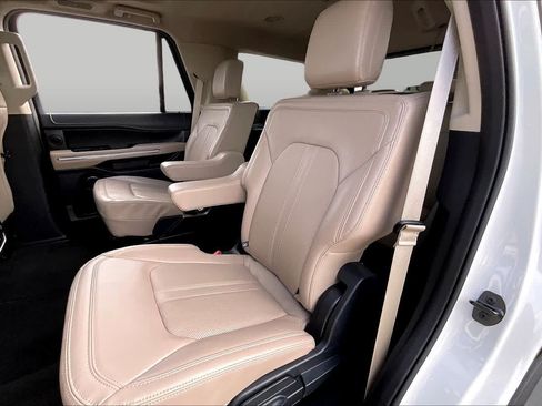 Used 2024 Ford Expedition Limited RWD image 19