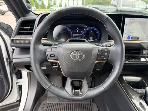 Used 2025 Toyota Crown Signia w/ Advanced Technology Package AWD/4WD image 16