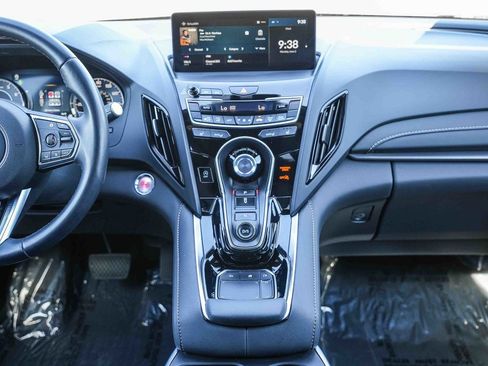 Used 2025 Acura RDX SH-AWD image 13