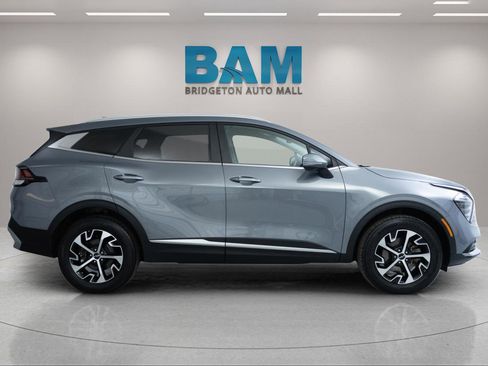 Used 2024 Kia Sportage EX AWD/4WD image 8