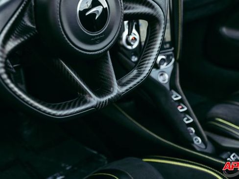 Used 2020 McLaren 720S Performance RWD image 22