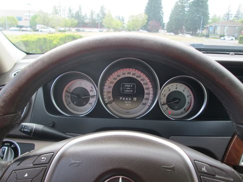Used 2012 Mercedes-Benz C 250 Sedan image 14