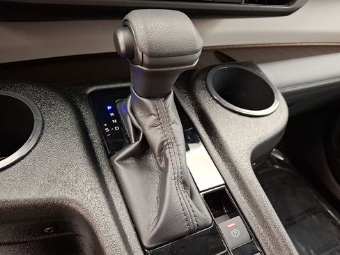 Used 2023 Toyota Sienna LE FWD image 15