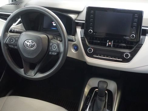 Used 2022 Toyota Corolla LE FWD image 24
