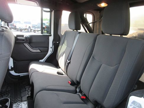 Used 2018 Jeep Wrangler Unlimited Sport S AWD/4WD image 16