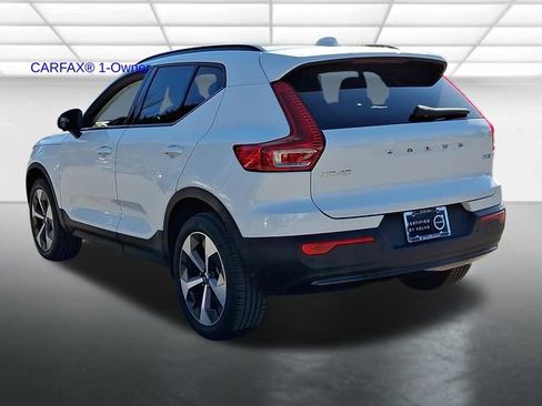 Certified 2024 Volvo XC40 B5 Plus w/ Climate Package image 4