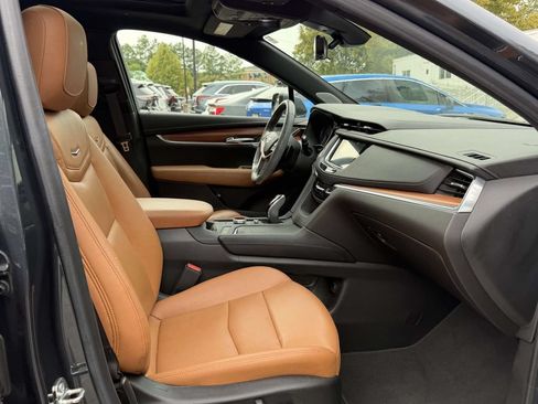 Used 2021 Cadillac XT5 Premium Luxury AWD/4WD image 10