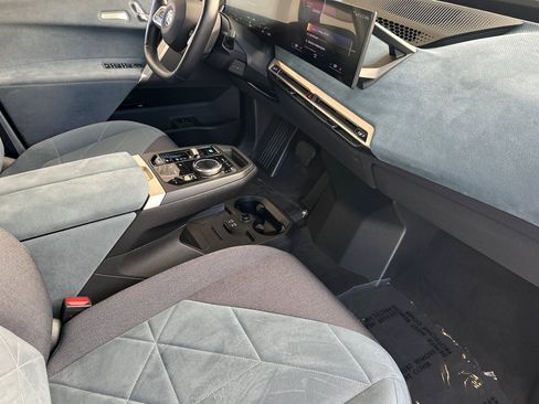 Used 2023 BMW iX xDrive50 w/ Sport Package AWD/4WD image 20