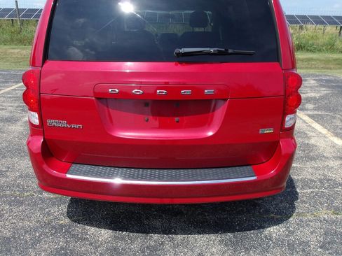 Used 2012 Dodge Grand Caravan SXT image 34