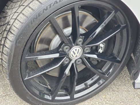 Used 2019 Volkswagen Golf R 4-Door AWD/4WD image 11