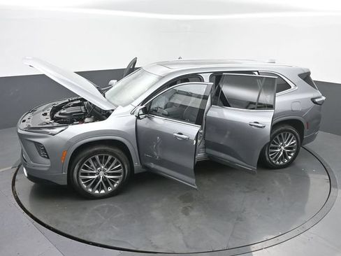 Used 2025 Buick Enclave Avenir w/ LPO, Floor Liner Package AWD/4WD image 63