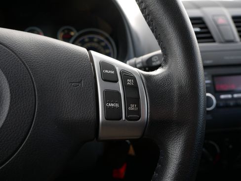 Used 2013 Suzuki SX4 Premium image 29