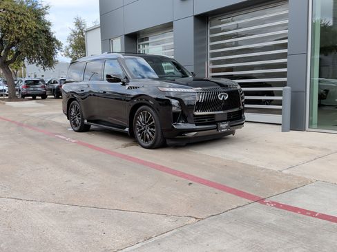 Used 2025 INFINITI QX80 Autograph w/ Autograph Exterior Package image 2