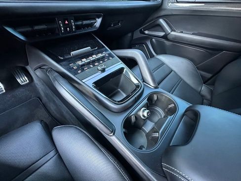 Certified 2024 Porsche Cayenne Turbo GT AWD/4WD image 30