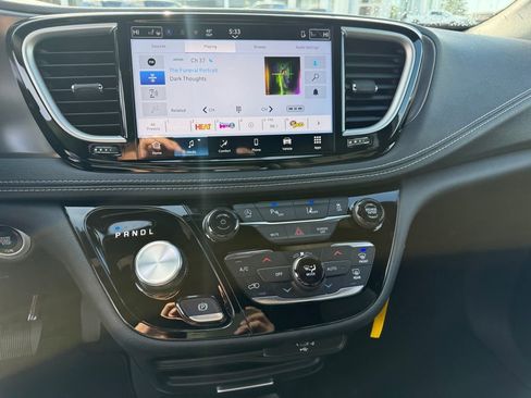 New 2026 Chrysler Pacifica Select w/ S Appearance Package image 18