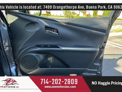Used 2020 Toyota Prius LE FWD image 46