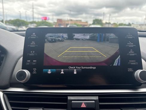 Used 2018 Honda Accord Sport image 19