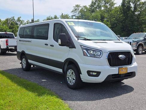 Certified 2023 Ford Transit 350 XLT RWD image 4