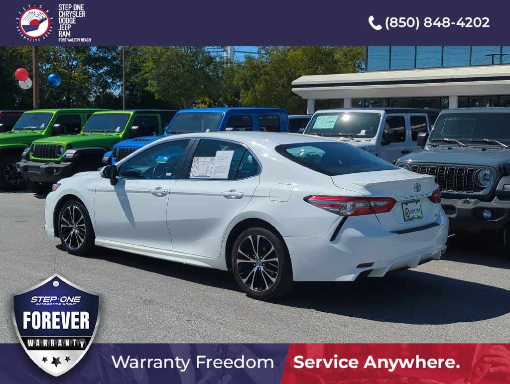 Used 2018 Toyota Camry SE FWD image 4