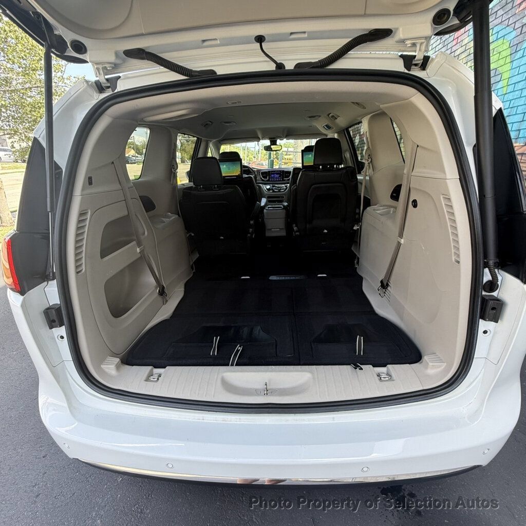 Used 2017 Chrysler Pacifica Touring-L Plus FWD image 38
