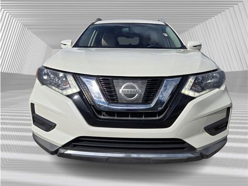 Used 2017 Nissan Rogue SV w/ SV Premium Package image 4