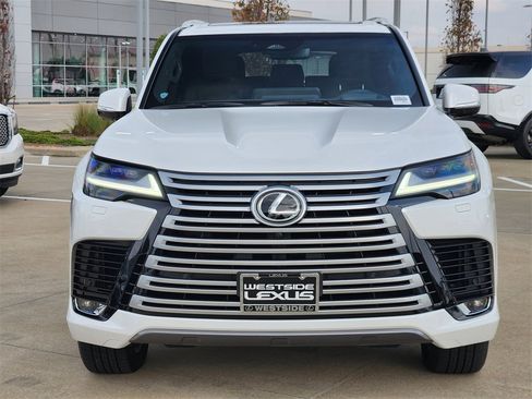 Used 2025 Lexus LX 600 4WD w/ Luxury Package image 2