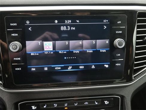 Certified 2022 Volkswagen Atlas SE image 3