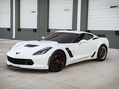 Used 2016 Chevrolet Corvette Z06 w/ Chrome Badge Package image 4