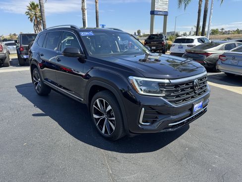 Certified 2024 Volkswagen Atlas SEL Premium R-Line AWD/4WD image 2