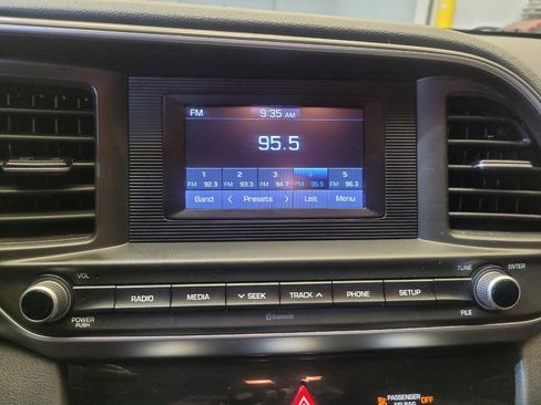 Used 2019 Hyundai Elantra SE w/ Cargo Package FWD image 25