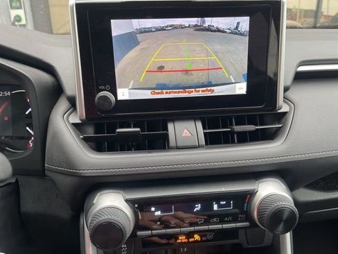 Used 2023 Toyota RAV4 LE FWD image 7