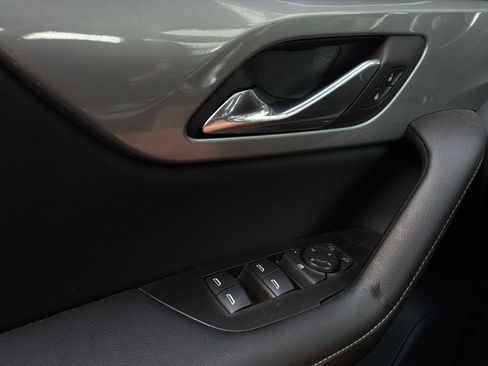 Used 2025 Chevrolet Blazer LT FWD image 21