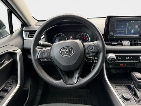 Used 2021 Toyota RAV4 LE AWD/4WD image 11