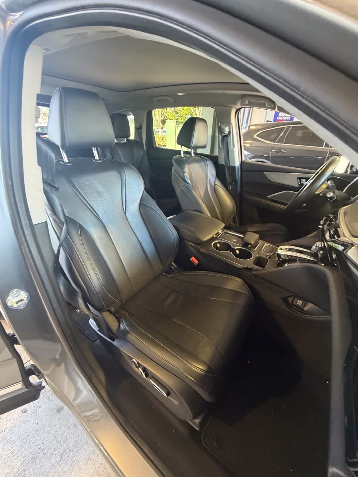 Used 2024 Acura MDX w/ Technology Package FWD image 11