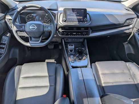 Used 2025 Nissan Rogue SV w/ SV Premium Package FWD image 21