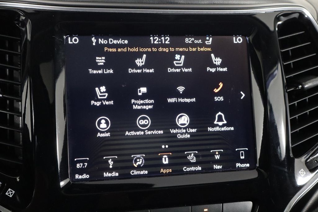 Used 2019 Jeep Cherokee Overland w/ Technology Group AWD/4WD image 34