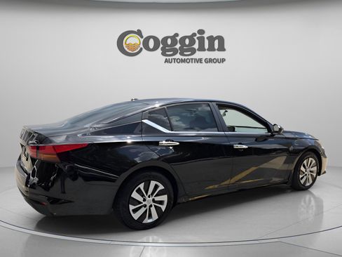 Used 2020 Nissan Altima 2.5 S FWD image 5